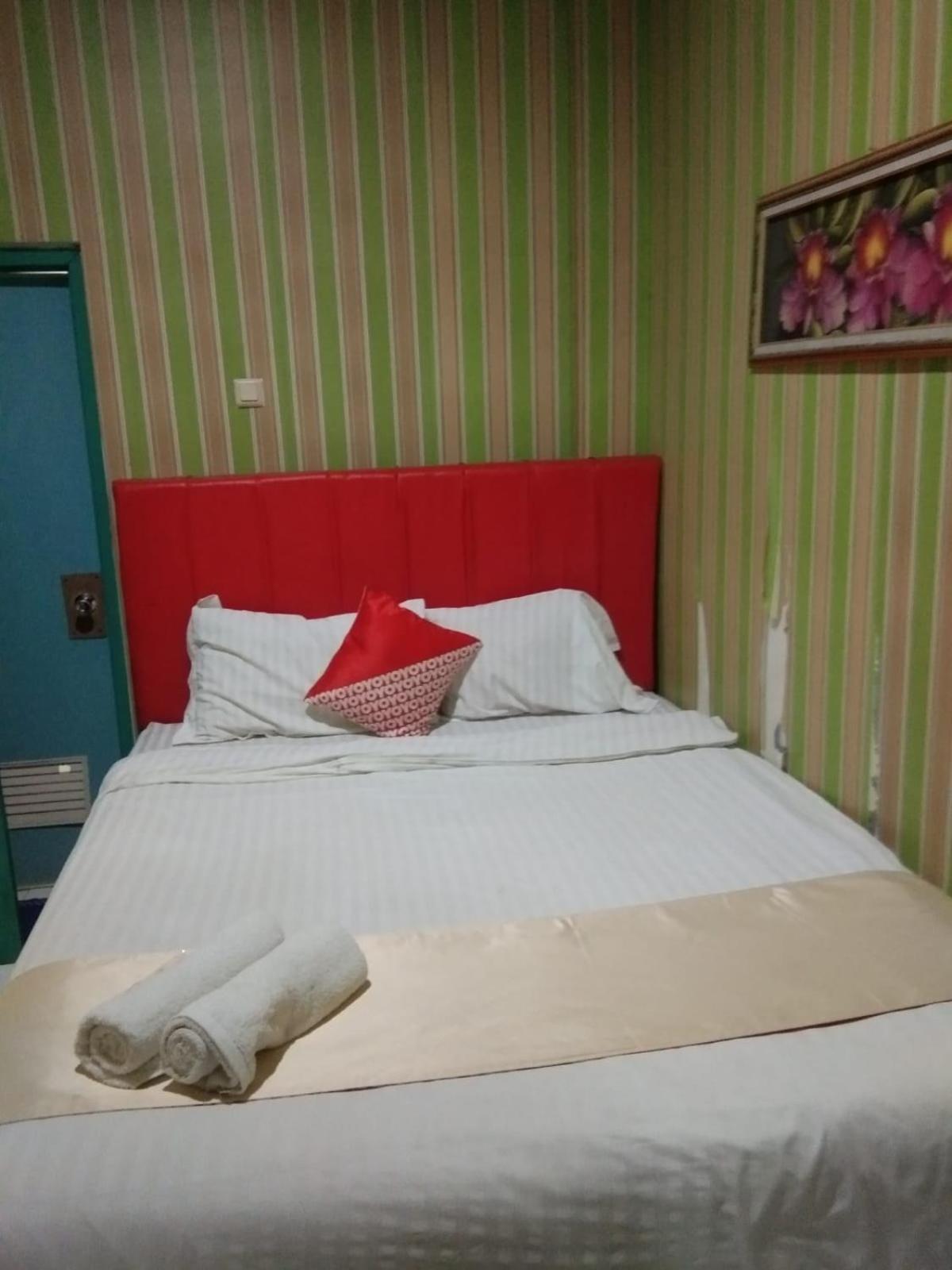 Hotel Krui Syariah Ngoại thất bức ảnh